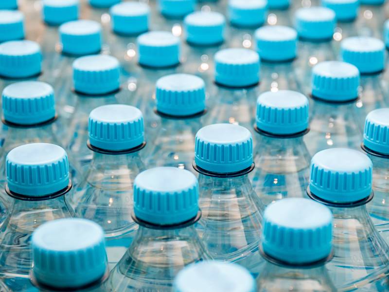 Бутилированную воду можно использовать на кухне, однако: Бутилированную воду можно использовать на кухне, однако: